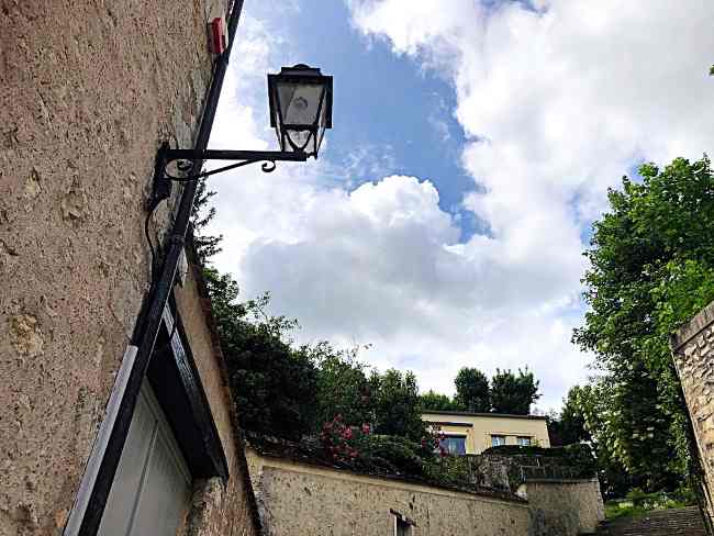 Cantinhos com rosas em Provins -muro