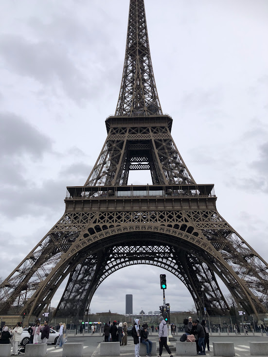 A partir da Torre Eiffel vê se a Torre Montparnasse, 