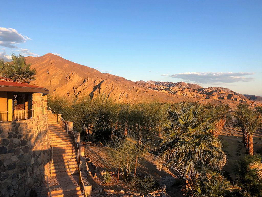 Melhores hotéis de 2019: a paisagem do surpreendente hotel Inn at Death Valley, na Califórnia, em um oásis no deserto do Vale da Morte