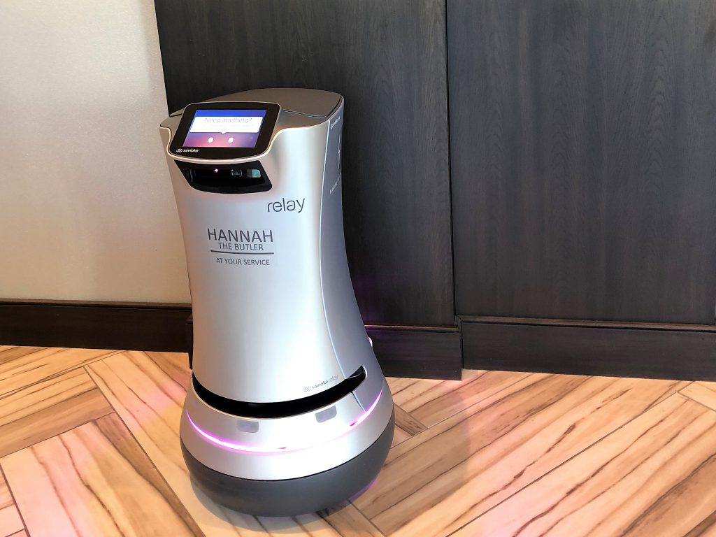 Inovações que vão mudar a hotelaria: Hannah, robô para serviço de quarto do H Hotel da Curio Collection by Hilton, em Los Angeles
