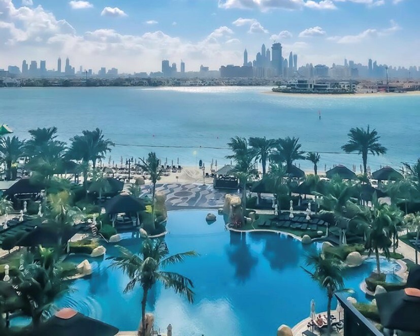 Piscina do Sofitel Dubai The Palm,  hotel da Accor
