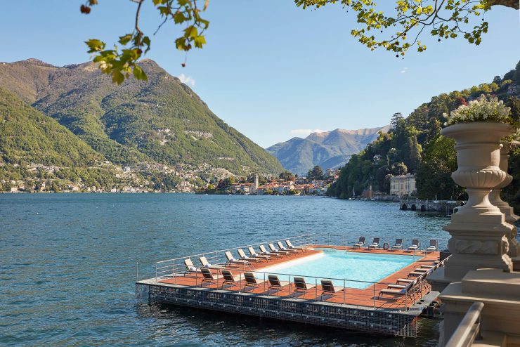 Covid-19 prolonga o uso de plástico na hotelaria: piscina do Mandarin Oriental Lake Como