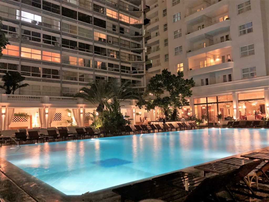 Como estão funcionando os hotéis do Rio na pandemia: piscina do Copacabana Palace