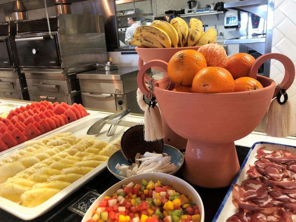 Café da manhã no hotel: regimes de alimentação — Vai com elas