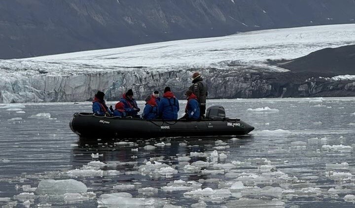 Private Expedition Latitudes Ártico